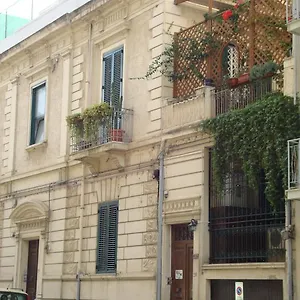 Bed & Breakfast La Maison Des Livres, Reggio Calabria
